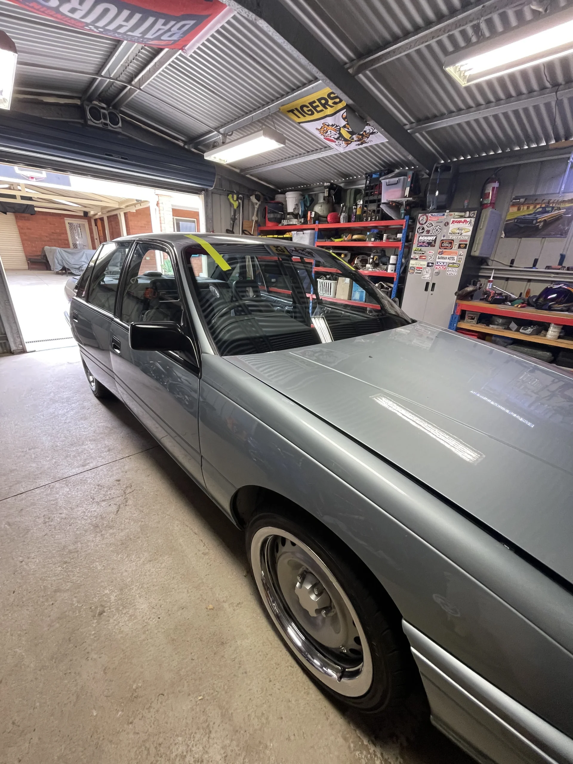 Holden Calais windscreen replacement