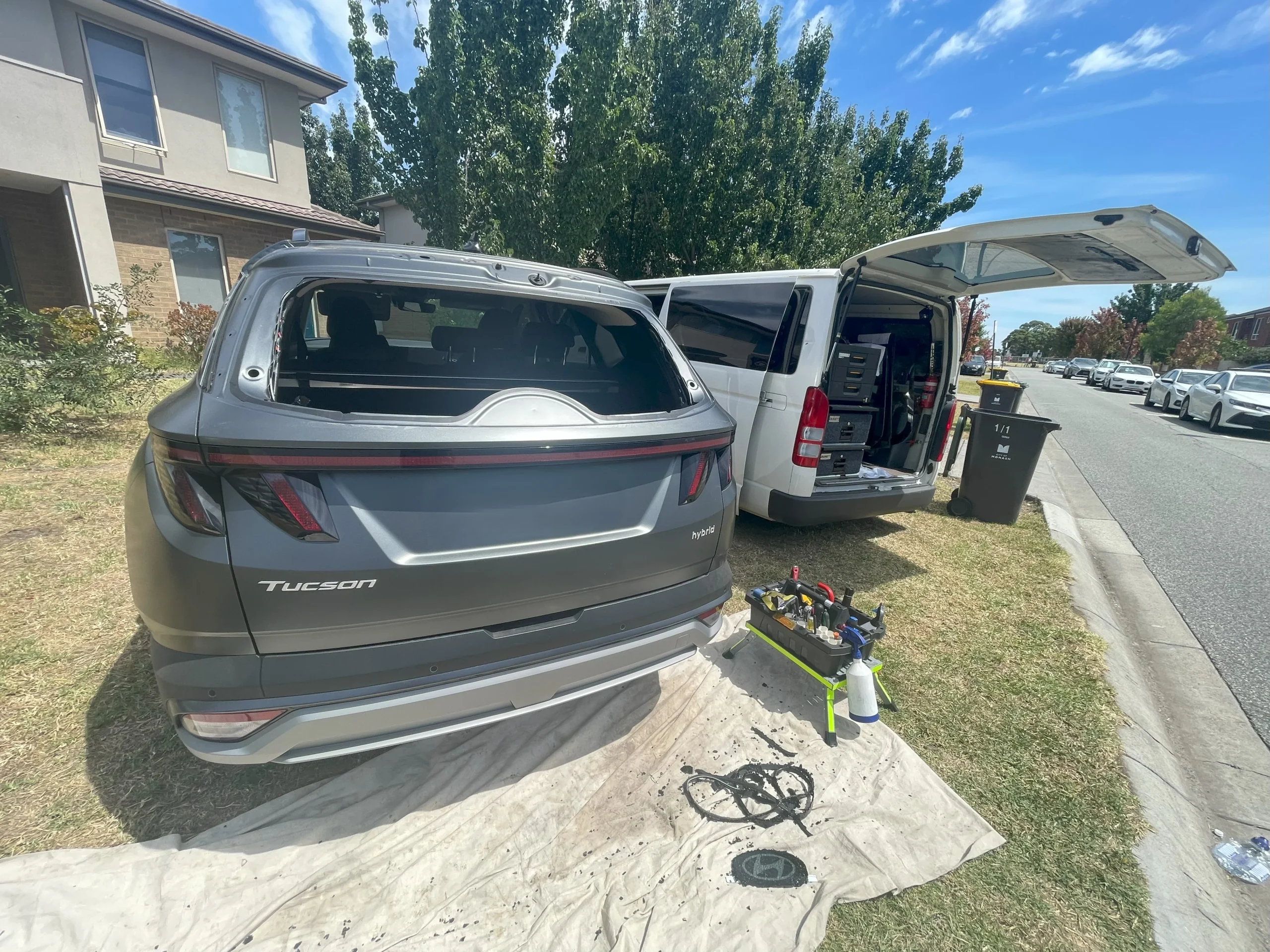 Hyundai Tucson rear window replacement