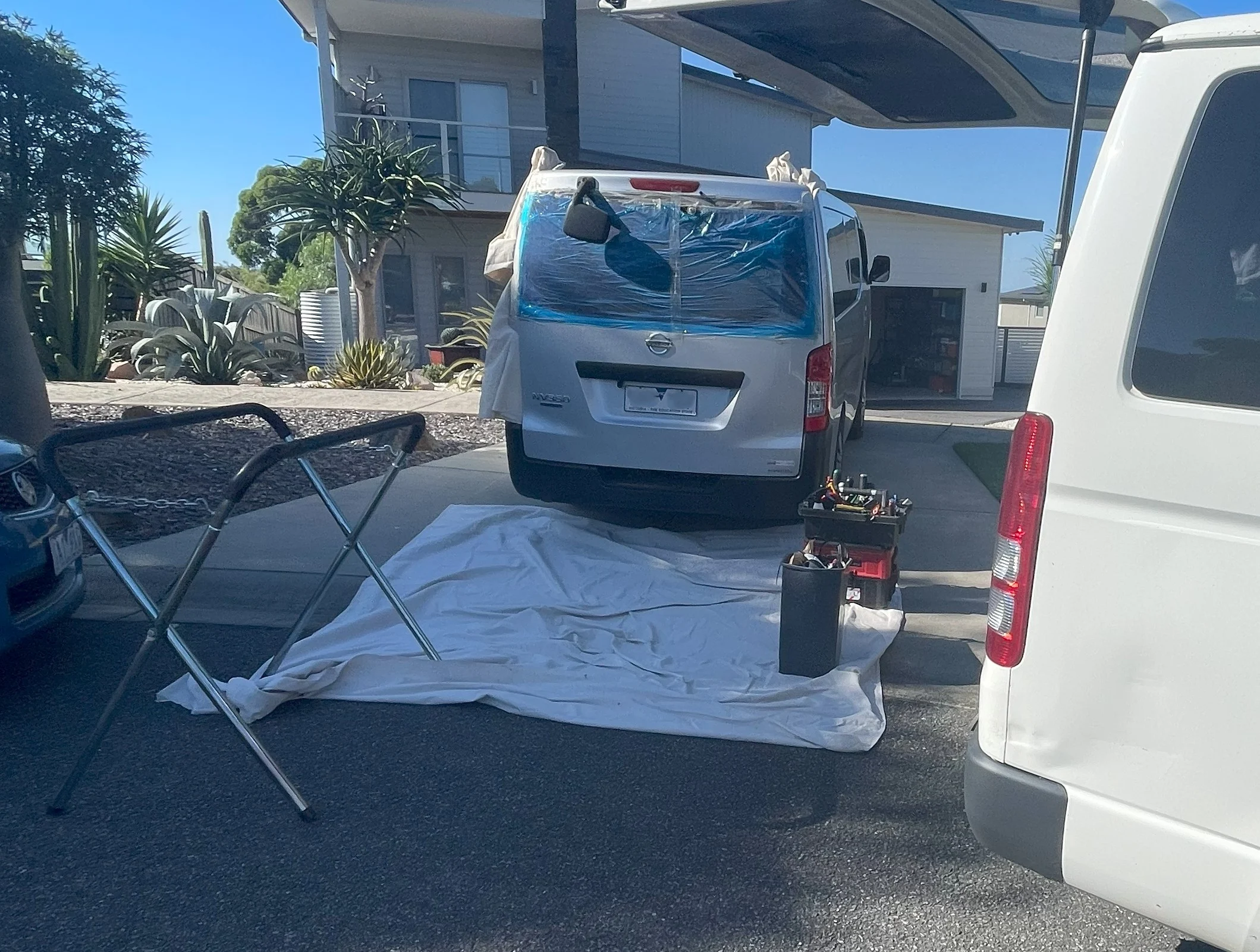 Nissan Caravan rear window replacement