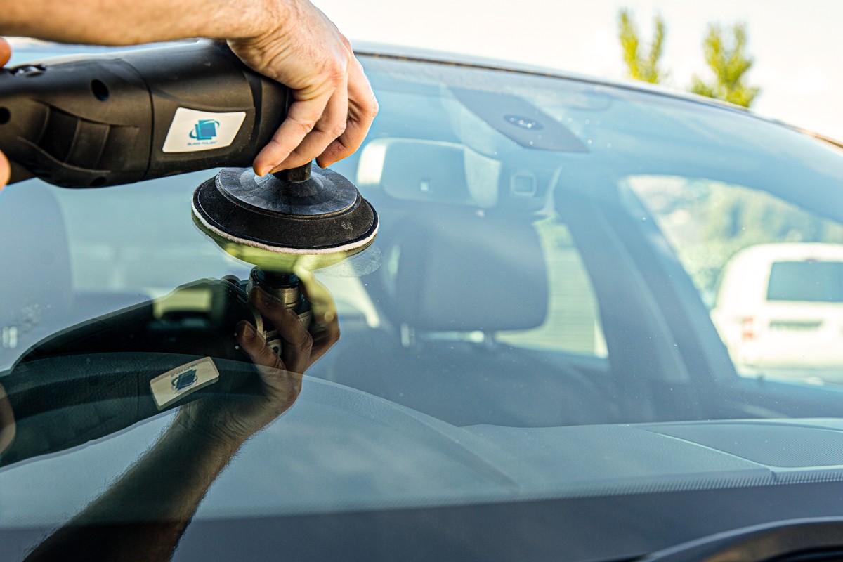 Windscreen polishing